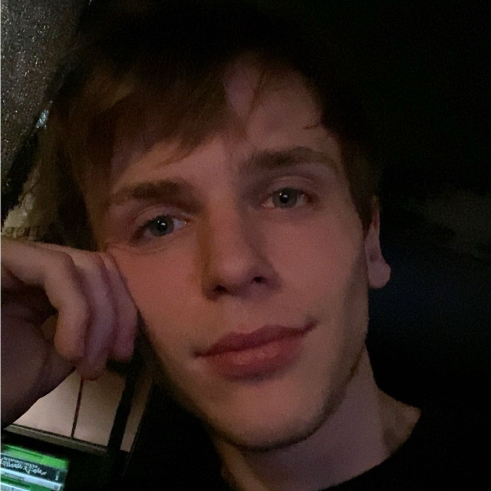 Meet your Posher, Alec
